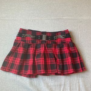 [SOLD] TRIPP NYC Skirt| Y2K Red and Black Pleated Plaid Miniskirt w/ Chains